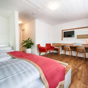 3* Hotel Senator
